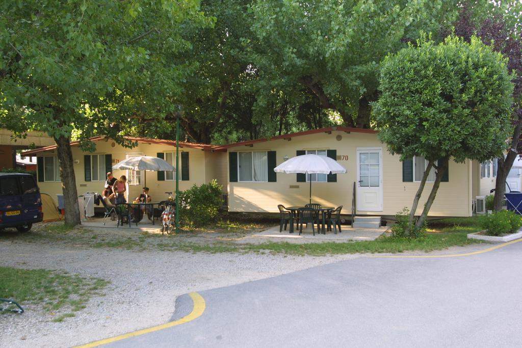Camping Wien Peschiera del Garda Habitación foto