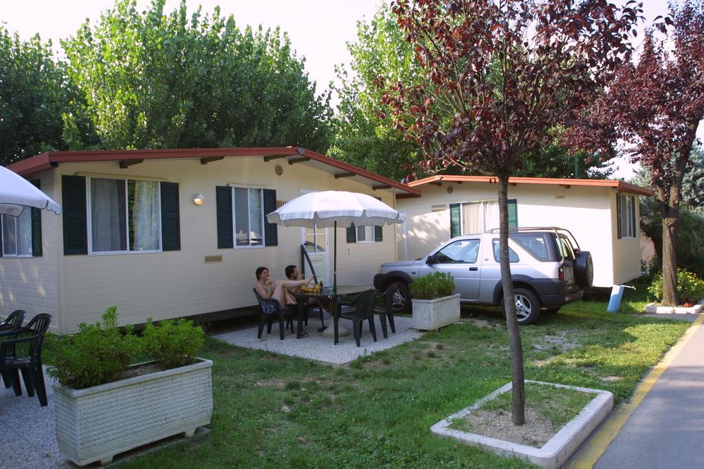 Camping Wien Peschiera del Garda Habitación foto